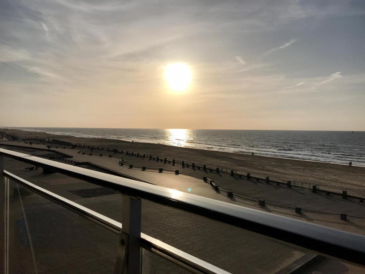 Panoramic Seaview Apartment With Free Private Garage Ostenda Zewnętrze zdjęcie